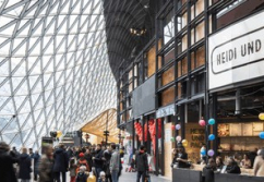 Einkaufszentrum, Typ Shopping-Center ✩ MyZeil in Frankfurt