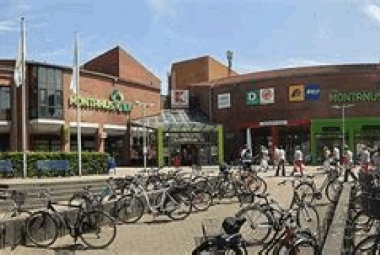 Einkaufszentrum, Typ Shopping-Center ✩ Montanushof Grevenbroich in Grevenbroich